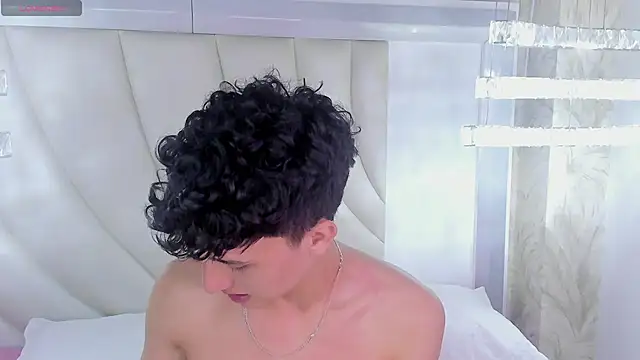 Thom_ameesn Live XXX chat