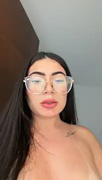 צ'אט XXX בשידור חי של Mia_222
