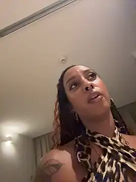 Your_Paris Chat XXX live