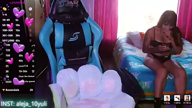 Chat +18 de aleja_1028 ao vivo