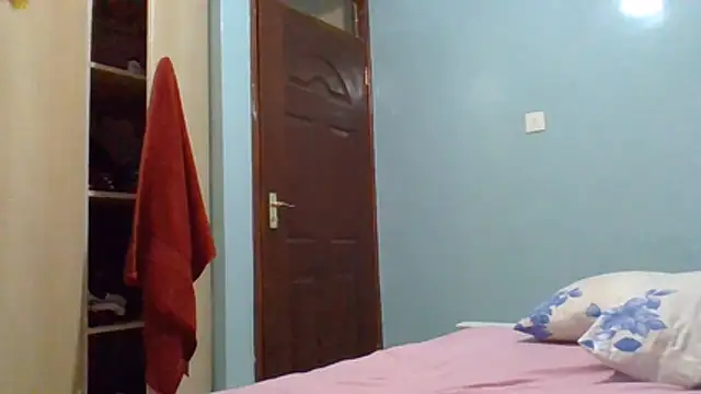 sweet-fancy Adlı Modelin Canlı XXX Sohbeti
