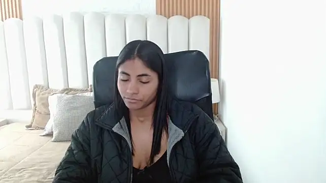 shaneelle Adlı Modelin Canlı XXX Sohbeti
