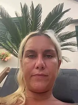 Chat +18 de Sofia_beee ao vivo