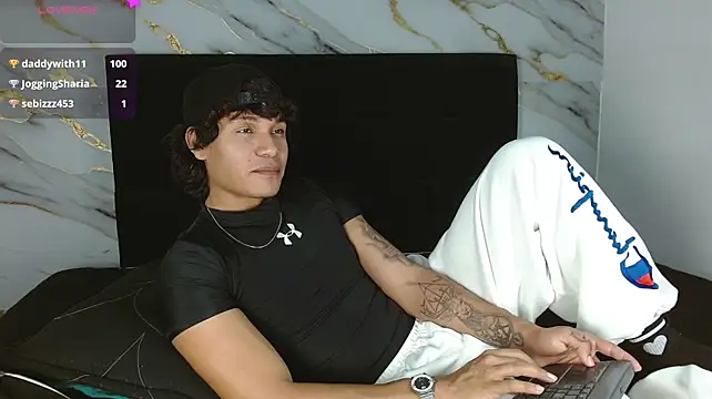 Chat +18 de MaximilianRoth ao vivo