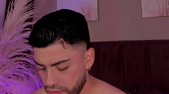 Chat XXX en directo de Alexander_Diazz