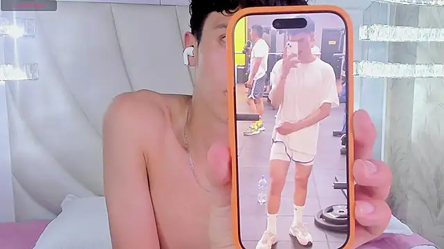 แชท XXX สดของ Thom_amees