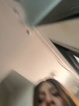 dafne17_ Adlı Modelin Canlı XXX Sohbeti