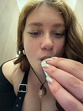 Chat XXX en directo de lucy-joy
