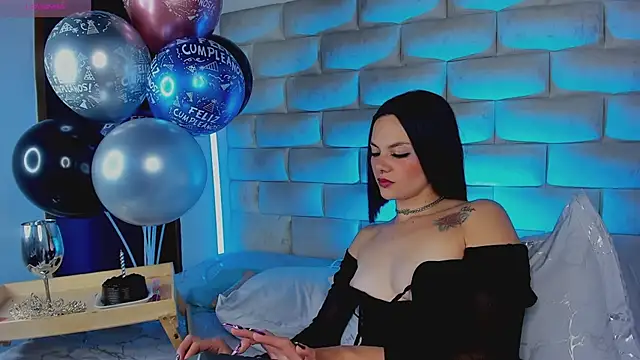 Chatroom XXX en direct de HollyGrey_