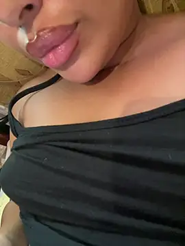Sexlove1xo Adlı Modelin Canlı XXX Sohbeti
