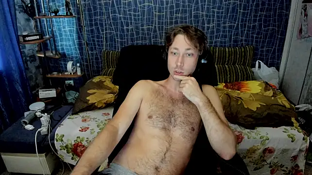 CuteBoy228 élő XXX-chatje