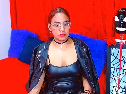Chat +18 de SharonCasttle ao vivo