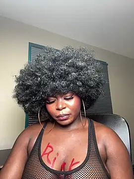 WomanNextdoor1's Live XXX Chat