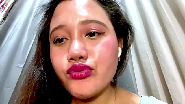 Abegail2221's Live XXX Chat