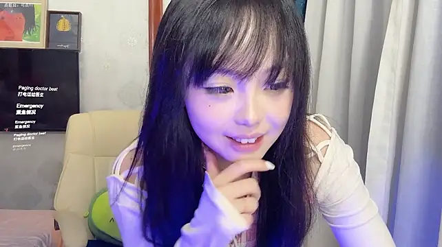 LongLongQueen Adlı Modelin Canlı XXX Sohbeti