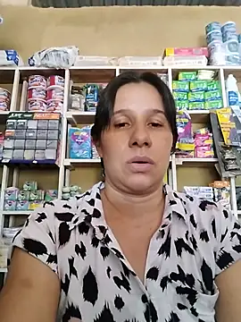 MIA-LARIOS' Live XXX Chat
