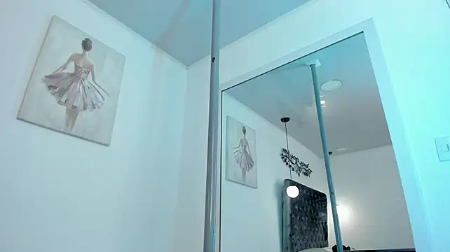 IniridaCollins_ Live XXX-chat