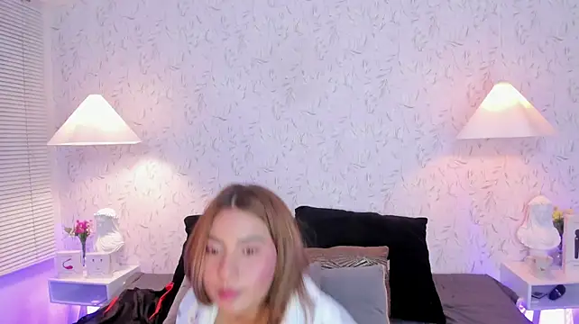 Natasha_Brm Adlı Modelin Canlı XXX Sohbeti