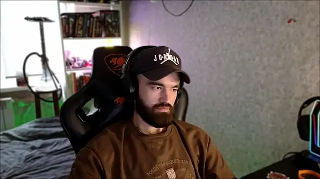 XXX chat uživo modela _Serious_Man