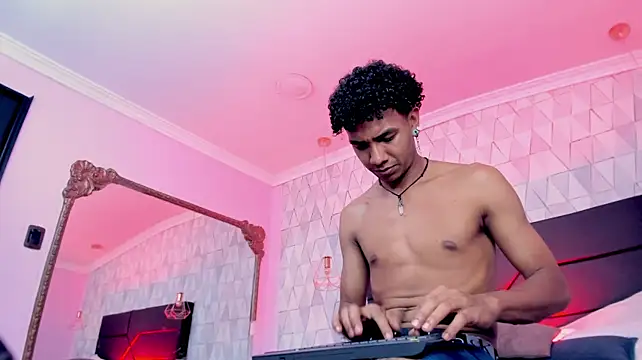 MarckThompsonn – Naživo XXX chat