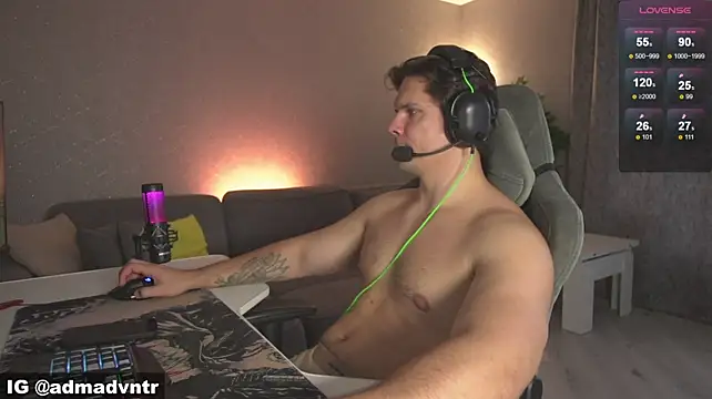 Rus_adventure7's Live XXX Chat