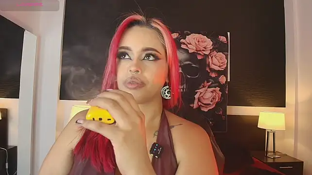 EvaaFoxxy1 Live XXX-Chat