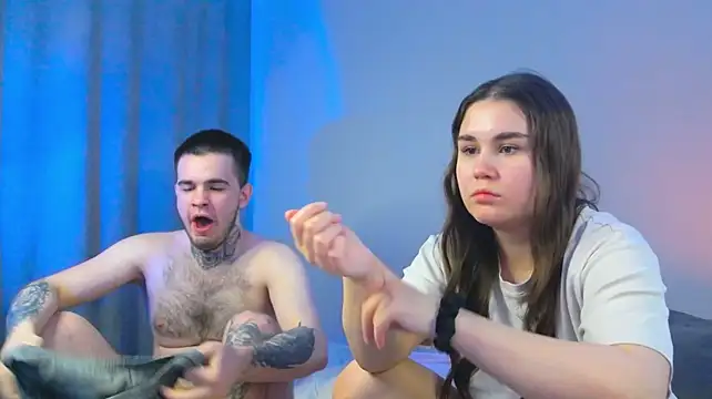 LucyMuur live XXX chat