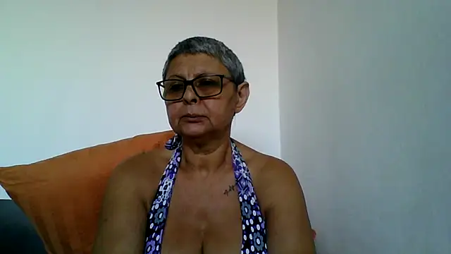 roseblak42 Adlı Modelin Canlı XXX Sohbeti