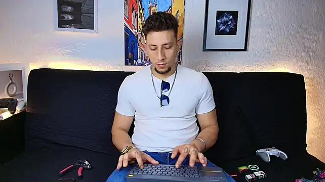 SR_EMILIOCUM – Naživo XXX chat