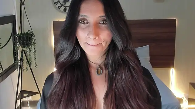 SamayRyann Adlı Modelin Canlı XXX Sohbeti
