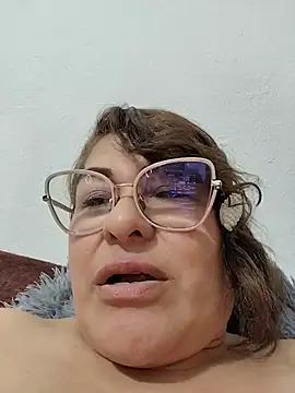 AlexxiaaMat Chat XXX in diretta