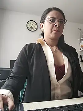 Paolitha25 live XXX chat