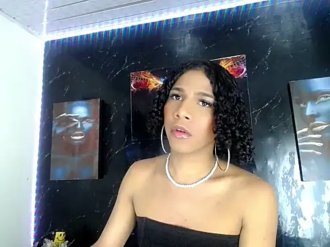 Brittany_Queen_ Adlı Modelin Canlı XXX Sohbeti
