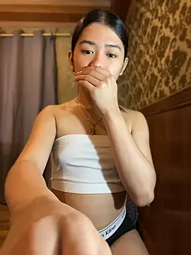 hugecock_mollyn Live XXX chat