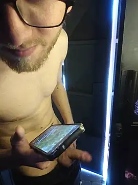 Chatroom XXX en direct de Skinnyboy_hot