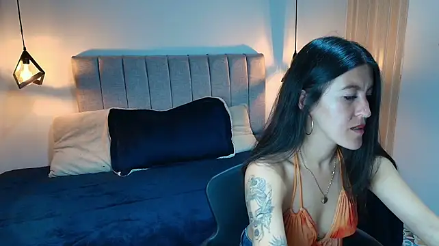 Chat +18 de LiaCooper_ ao vivo