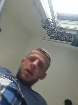 Mikemilflover live XXX chat