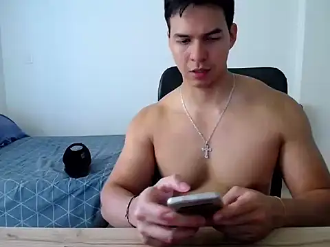 MRROSS95's Live XXX Chat