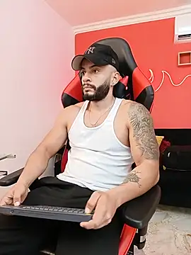 XXX chat uživo modela Mike_savage3