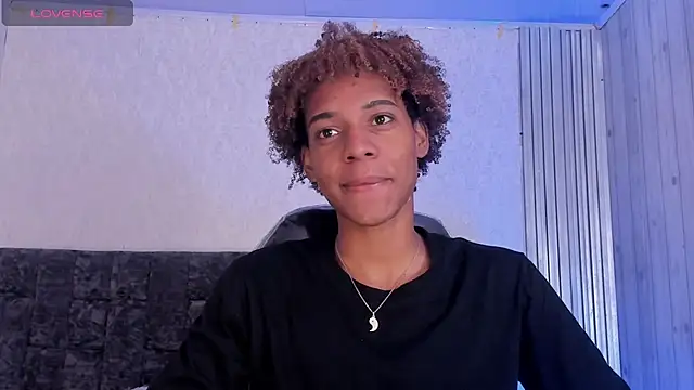 luccas_lowee XXX чат на живо