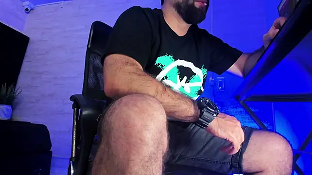 XXX chat uživo modela jhon_bear03