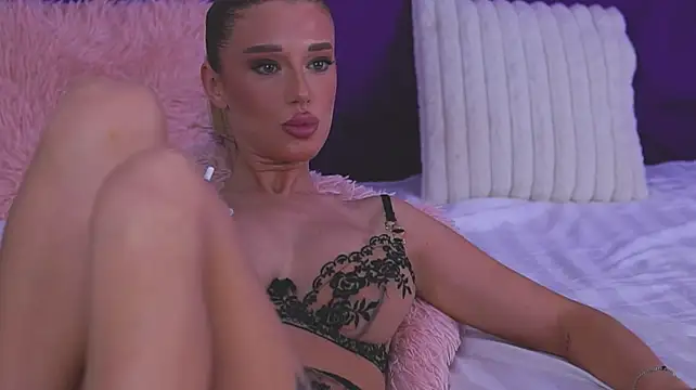 EllinaNuria Adlı Modelin Canlı XXX Sohbeti
