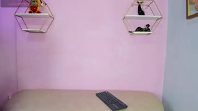 SaritaSweet_ Adlı Modelin Canlı XXX Sohbeti
