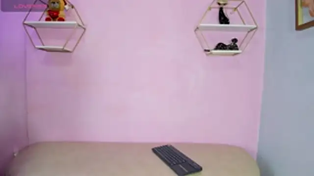 SaritaSweet_ Adlı Modelin Canlı XXX Sohbeti