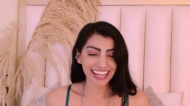 NinnaPiers Adlı Modelin Canlı XXX Sohbeti