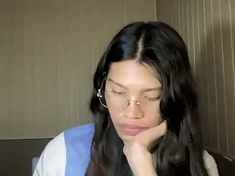 Chat +18 de Yourgoddess_jayve ao vivo