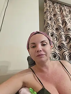 Chatroom XXX en direct de Diamond_Monna