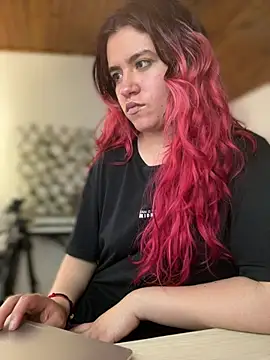 NikkiNix Chat XXX in diretta