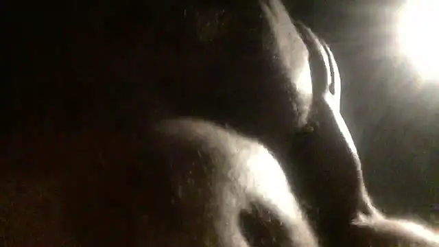 Show modela TweakyDude na web-kameri