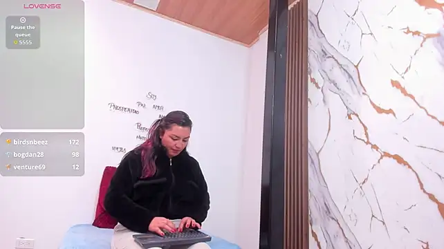 lexyy24 Adlı Modelin Canlı XXX Sohbeti